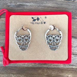 BUY 2 GET 1 FREE Skull Earrings Antique Silver NEW